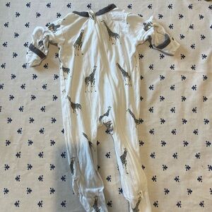 Kyte BABY Cream and Gray Giraffe Onesie